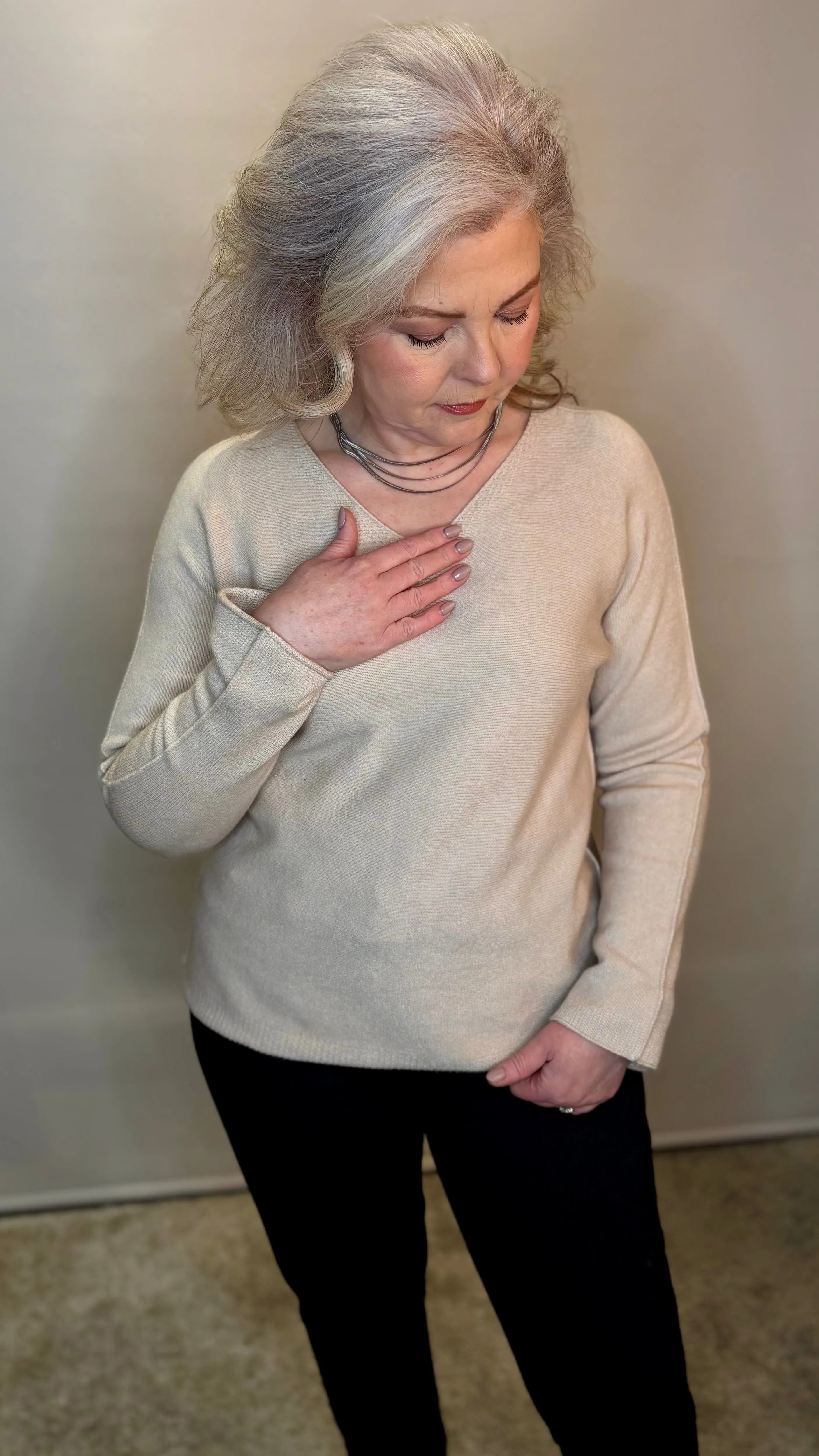 V-Neck Knit - Beige